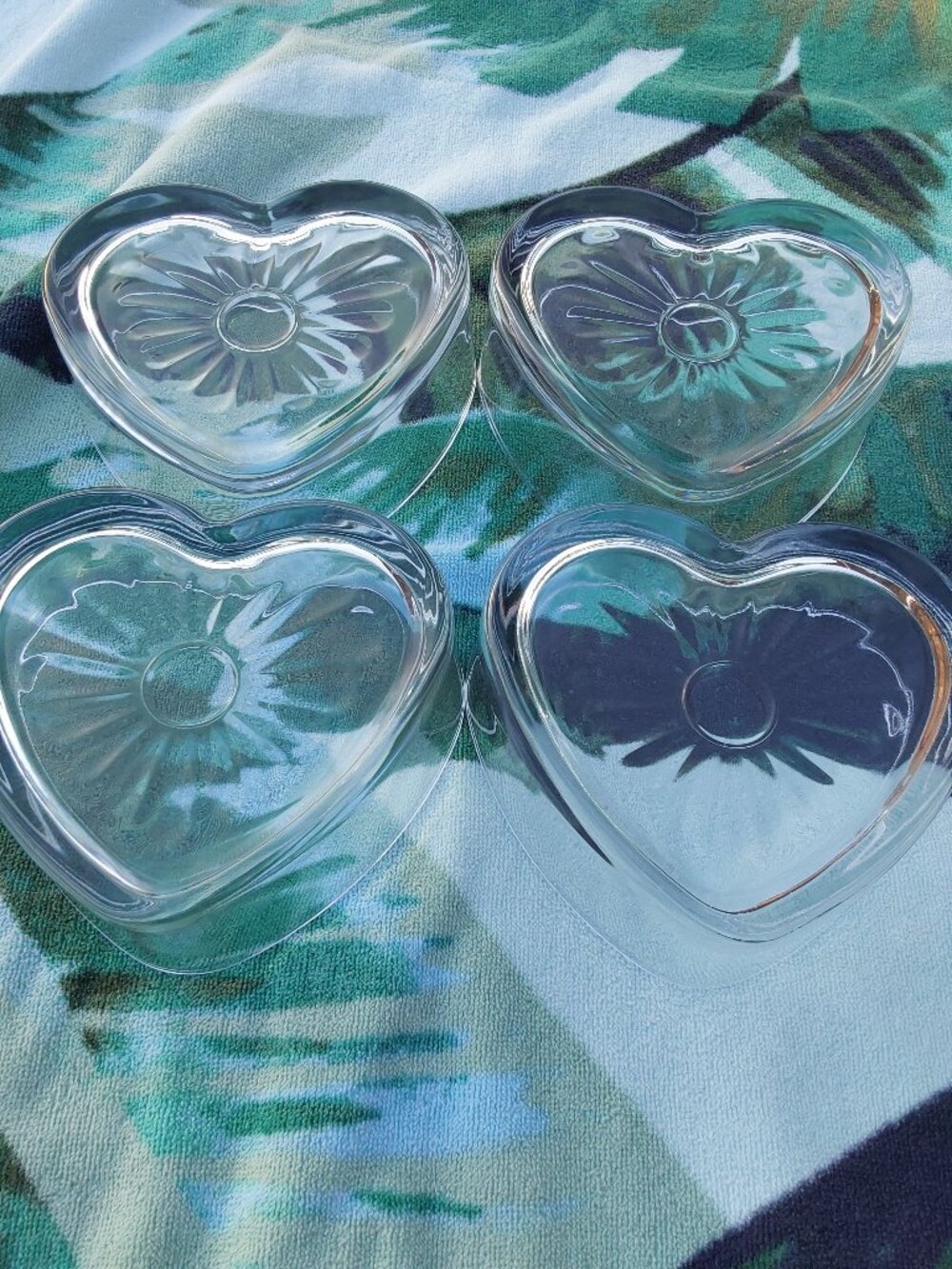 NEW THICK HEAVY GLASS HEART DISHES SET OF 4 BEAUTIFUL